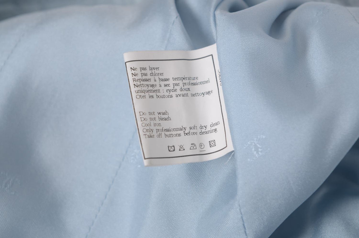 CHANEL 1996 Light Blue Tweed Jacket Size 36 Small