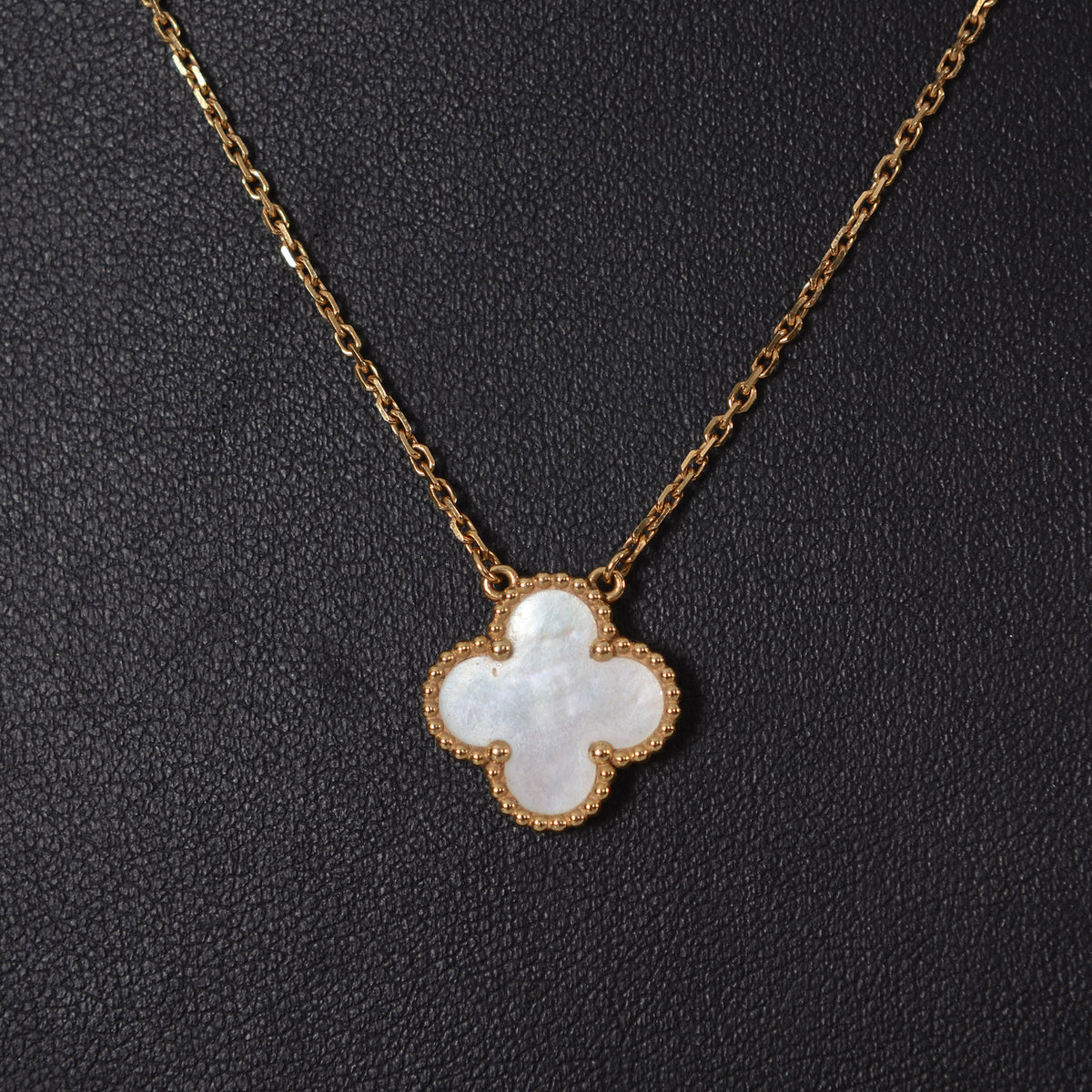 VAN CLEEF & ARPELS Sweet Alhambra Necklace MOP 18K Yellow Gold